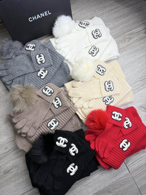 Chanel Scarf Hat Gloves hm08